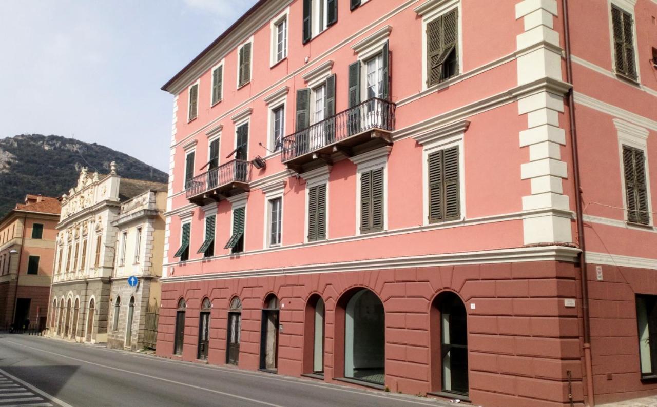 Casa Di Claude 2 Finalmarina Apartamento Finale Ligure Exterior foto