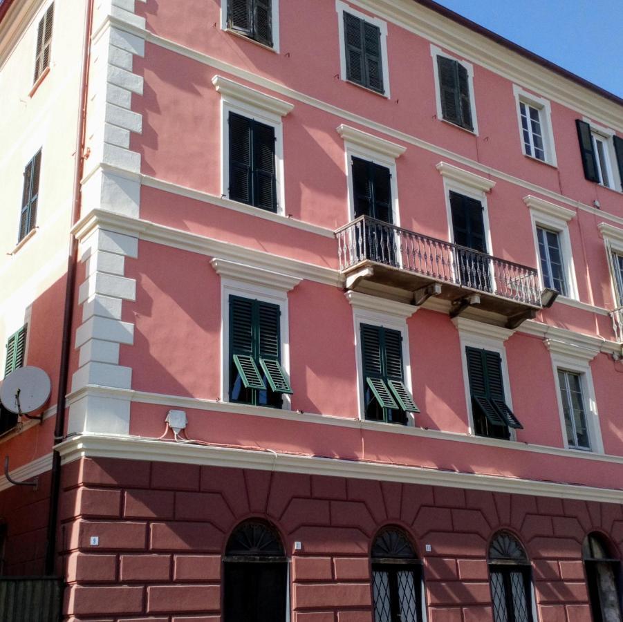 Casa Di Claude 2 Finalmarina Apartamento Finale Ligure Exterior foto
