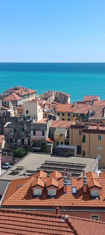 Casa Di Claude 2 Finalmarina Apartamento Finale Ligure Exterior foto