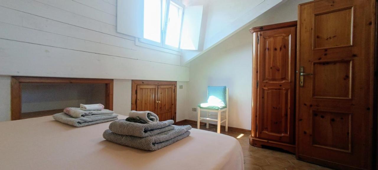 Casa Di Claude 2 Finalmarina Apartamento Finale Ligure Exterior foto